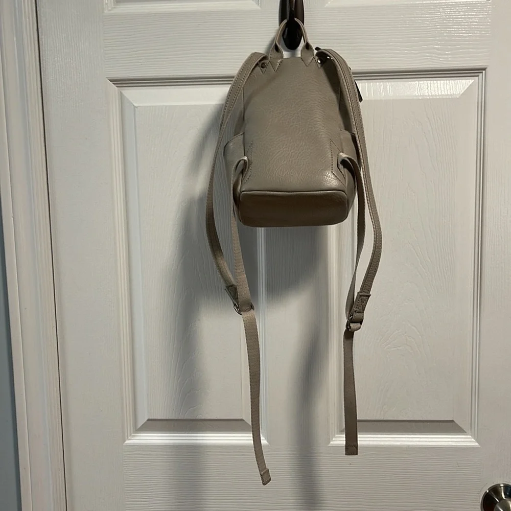Matt & Nat vegan leather mini gray beige backpack - Picture 4 of 16
